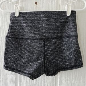 Lululemon High Rise Foldover Waist Band 2" Inseam Athletic Shorts Black sz 6